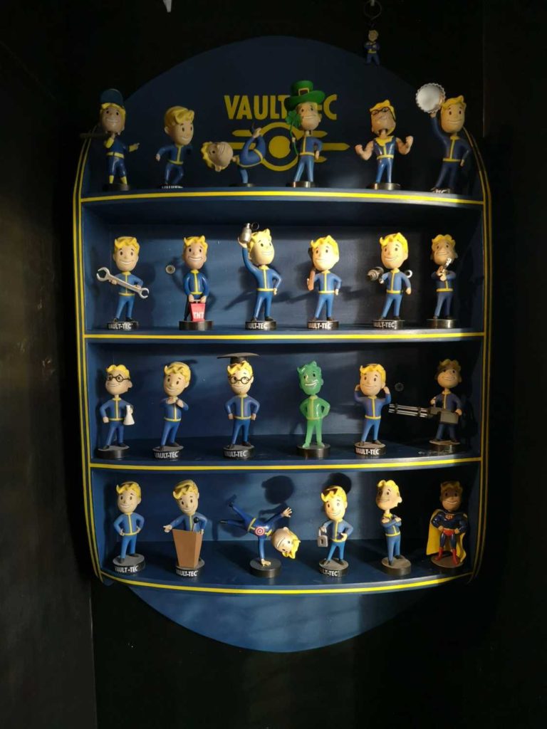 fallout bobblehead shelf complete