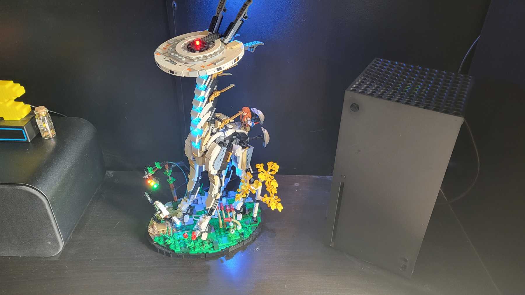 lego tallneck with LEDs