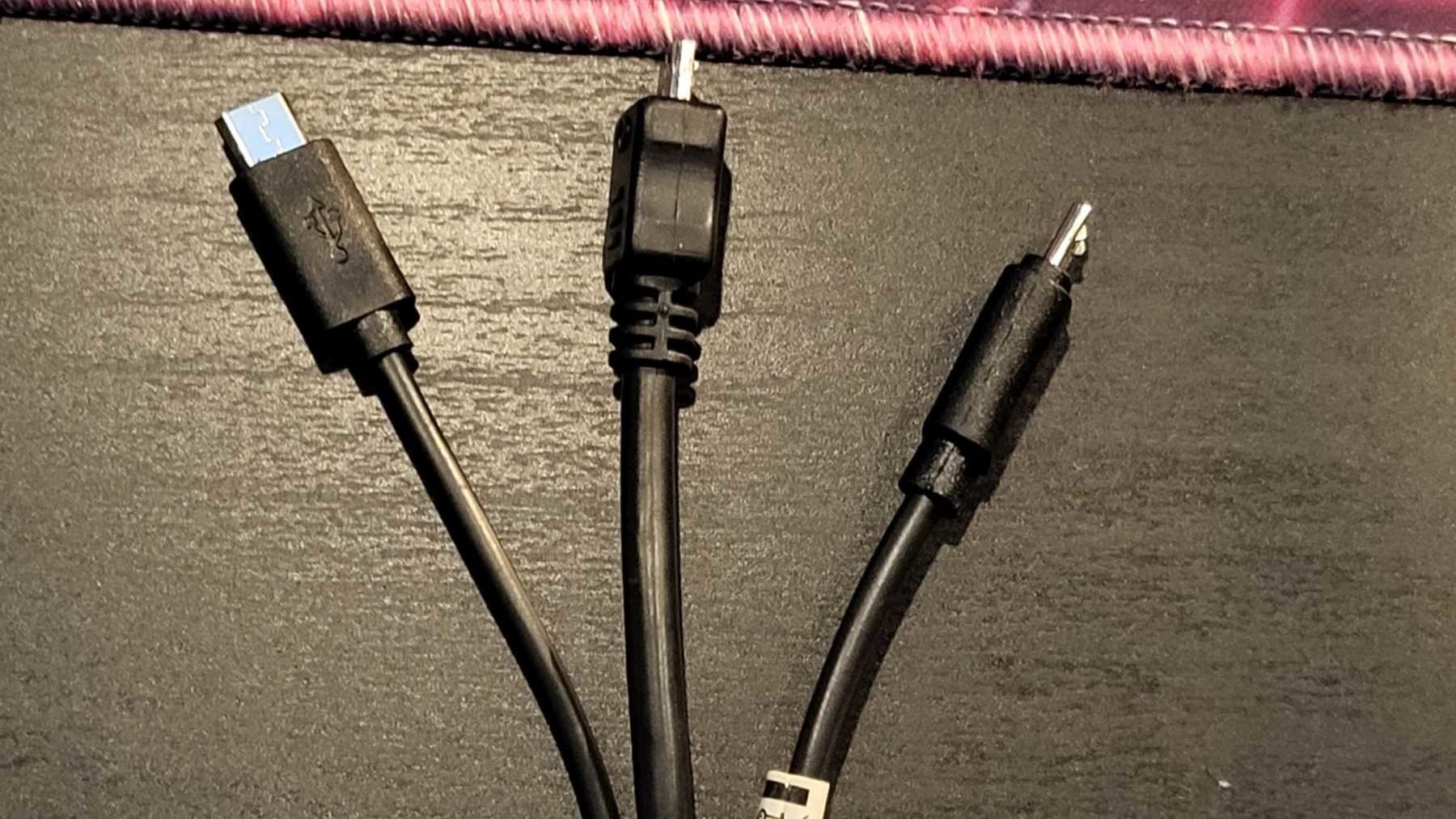 usb cable that has data lines
